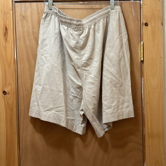 NWT Karen Scott khaki shorts - Picture 2 of 5
